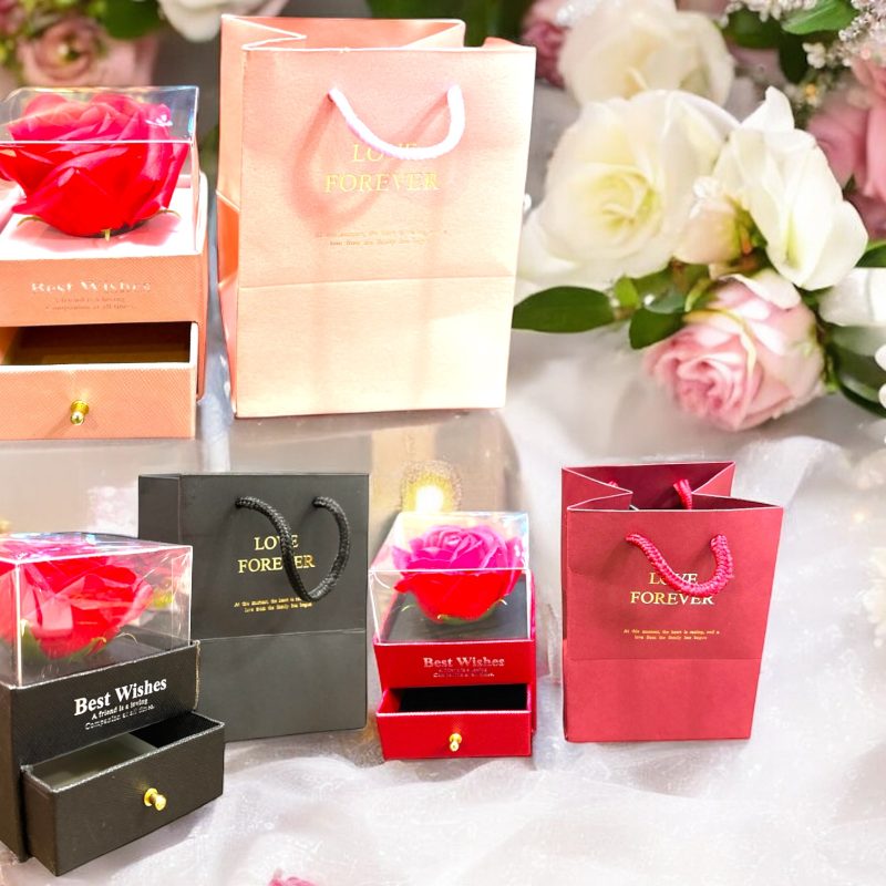 Cutie cadou cu 1 trandafir din săpun – cu sertar decorativ – 1 Martie, 8 Martie, Valentines Day