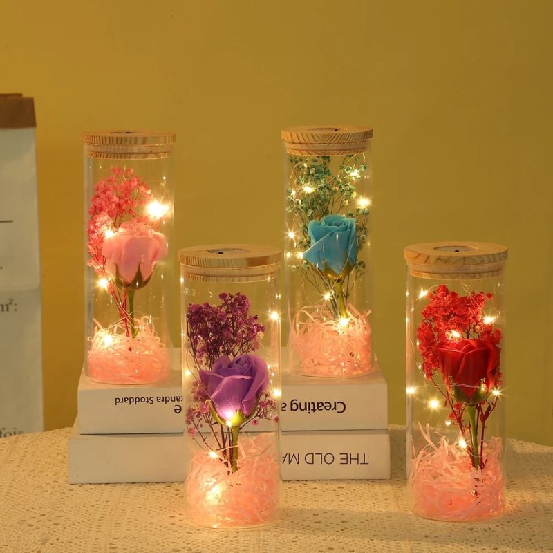 Aranjament Cadou Luminos "Trandafir Fermecat în Tub din sticla" cu Bază de Lemn