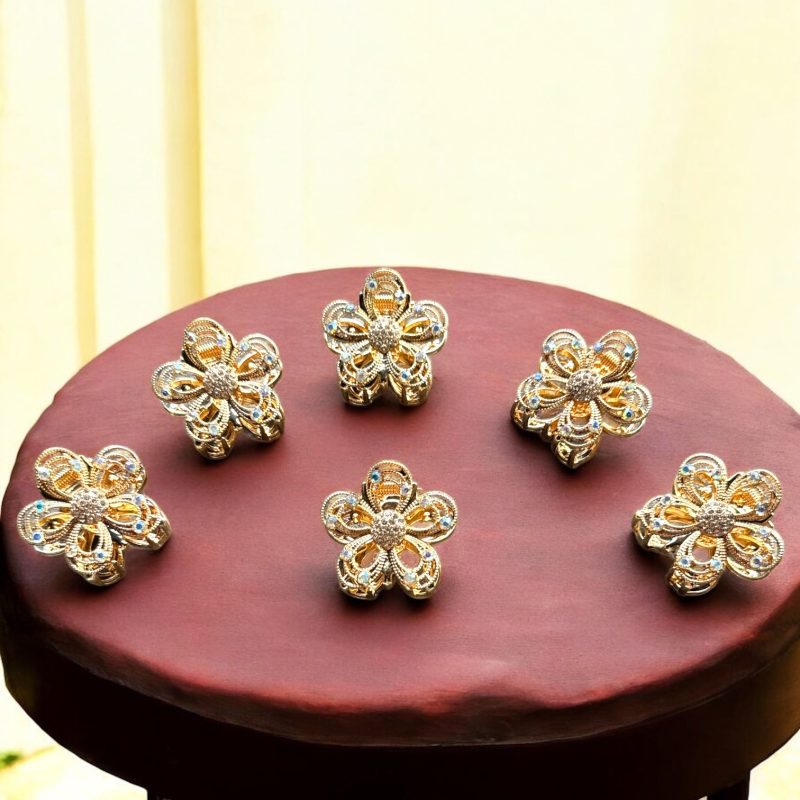 Clești de păr din metal, aurii, model floare cu pietricele engros – 12/set G203