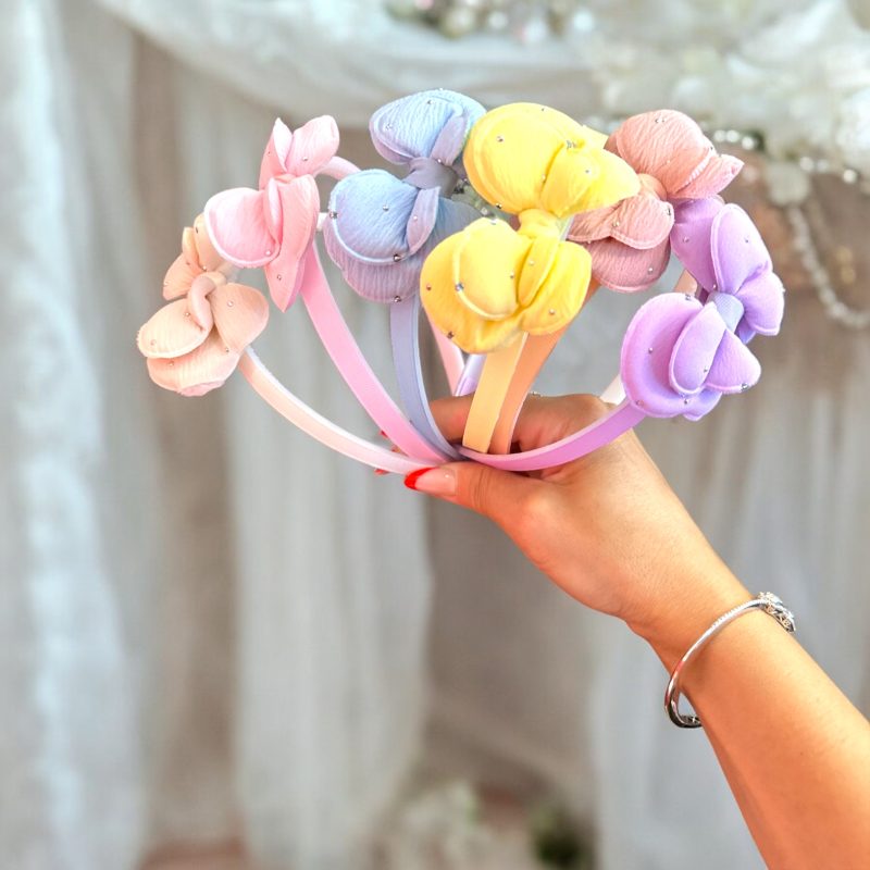 Coroniță colorată pentru fetițe – model pastel cu fundiță textilă, 12/set