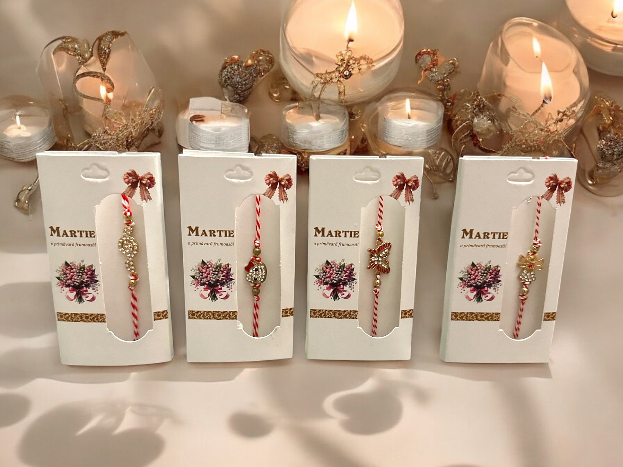 Set mărțișoare brățară – modele elegante cu șnur roșu-alb și decor metalic – 30/set - imagine 4