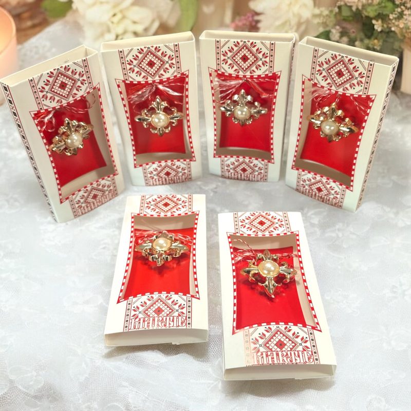 Mărțișor tradițional –24/set- broșă floare cu perlă