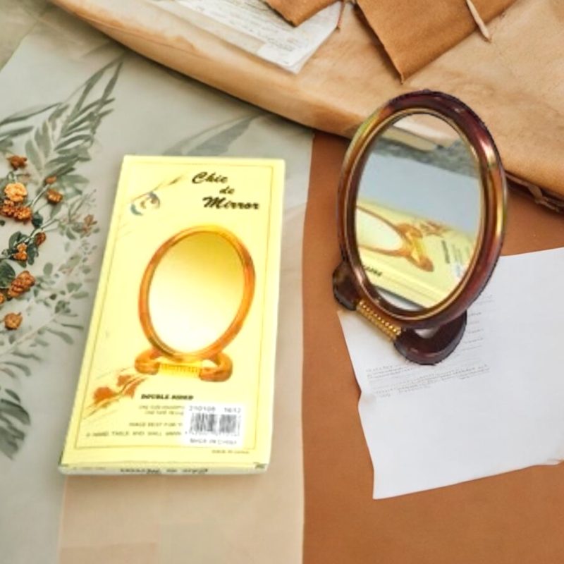 Oglinda cosmetica ovala maro mijlocie cu suport 14.5x11 cm model clasic cu doua fete