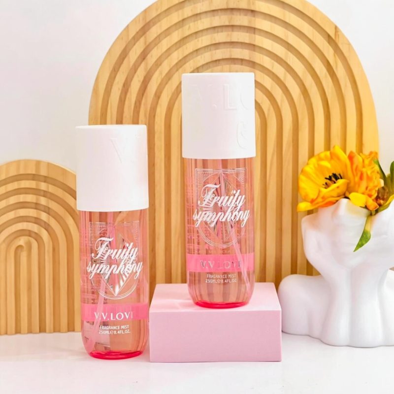 Apă de corp parfumată V.V. LOVE – Fruity Symphony – 250 ml – body mist cu aromă fructată intensă și feminină
