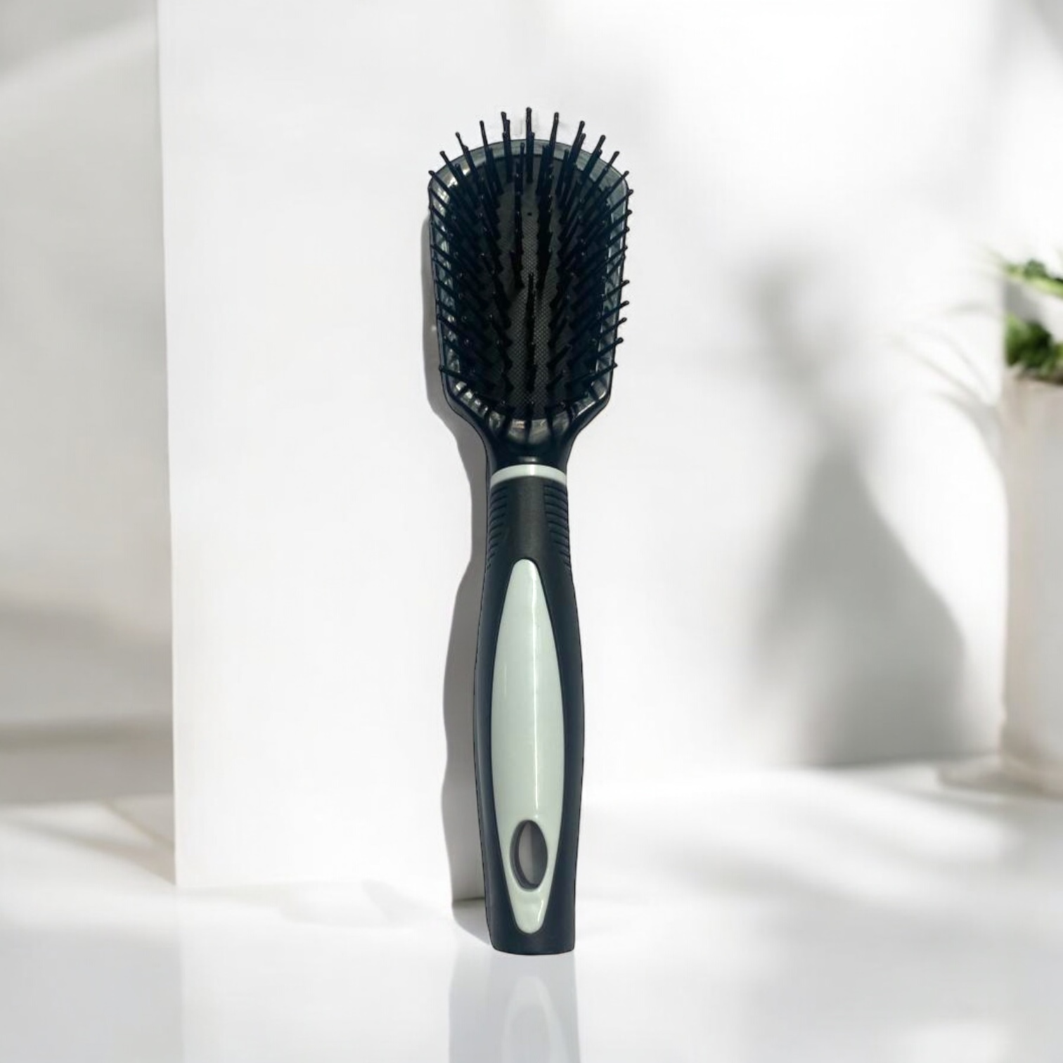 Perie profesională ventilată pentru păr – eficiență maximă la uscare și styling precis