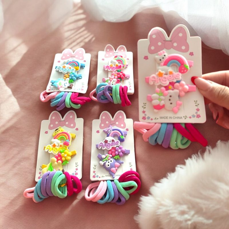 Set accesorii par fetite cu clame Angel si elastice colorate pe carton fundita roz D31