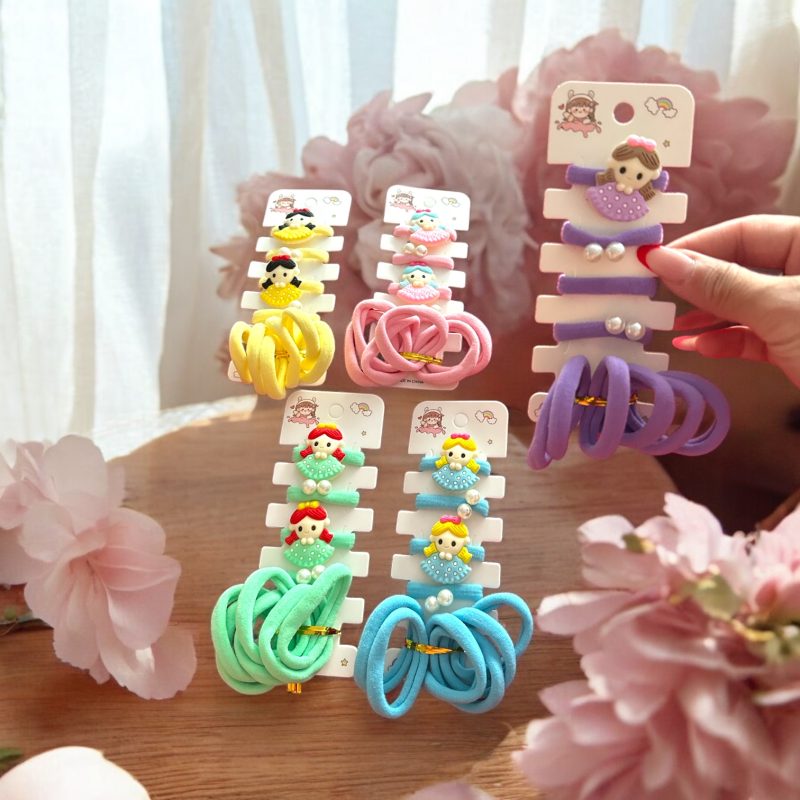 Set accesorii par fetite cu elastice si figurine printese D41