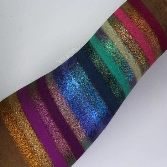 Paletă farduri IGOODCO cod 3695 – 18 culori intense cu glitter pentru machiaj expresiv - imagine 8