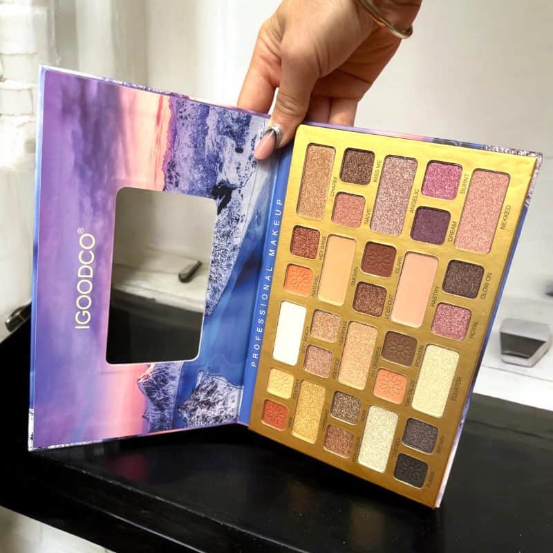 Paletă farduri de ochi IGOODCO – 30 culori – Cod 5141 – Texturi sidefate, mate și iluminatoare