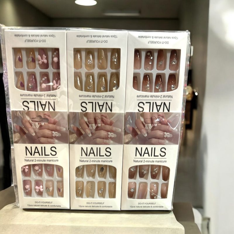 Set unghii false autoadezive – Natural 2-Minute Manicure – 12 bucăți/cutie