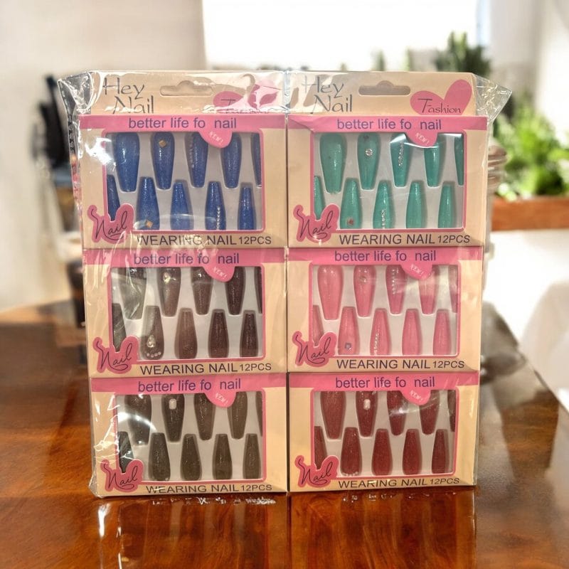 Set unghii false autoadezive 12 buc – culori mixate – ambalaj tip cutie