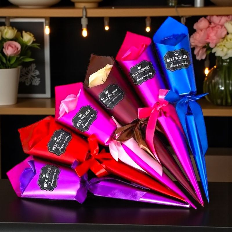 Buchet trandafir săpun 38x9 cm – eleganță în ambalaj lucios cu fundă satinată