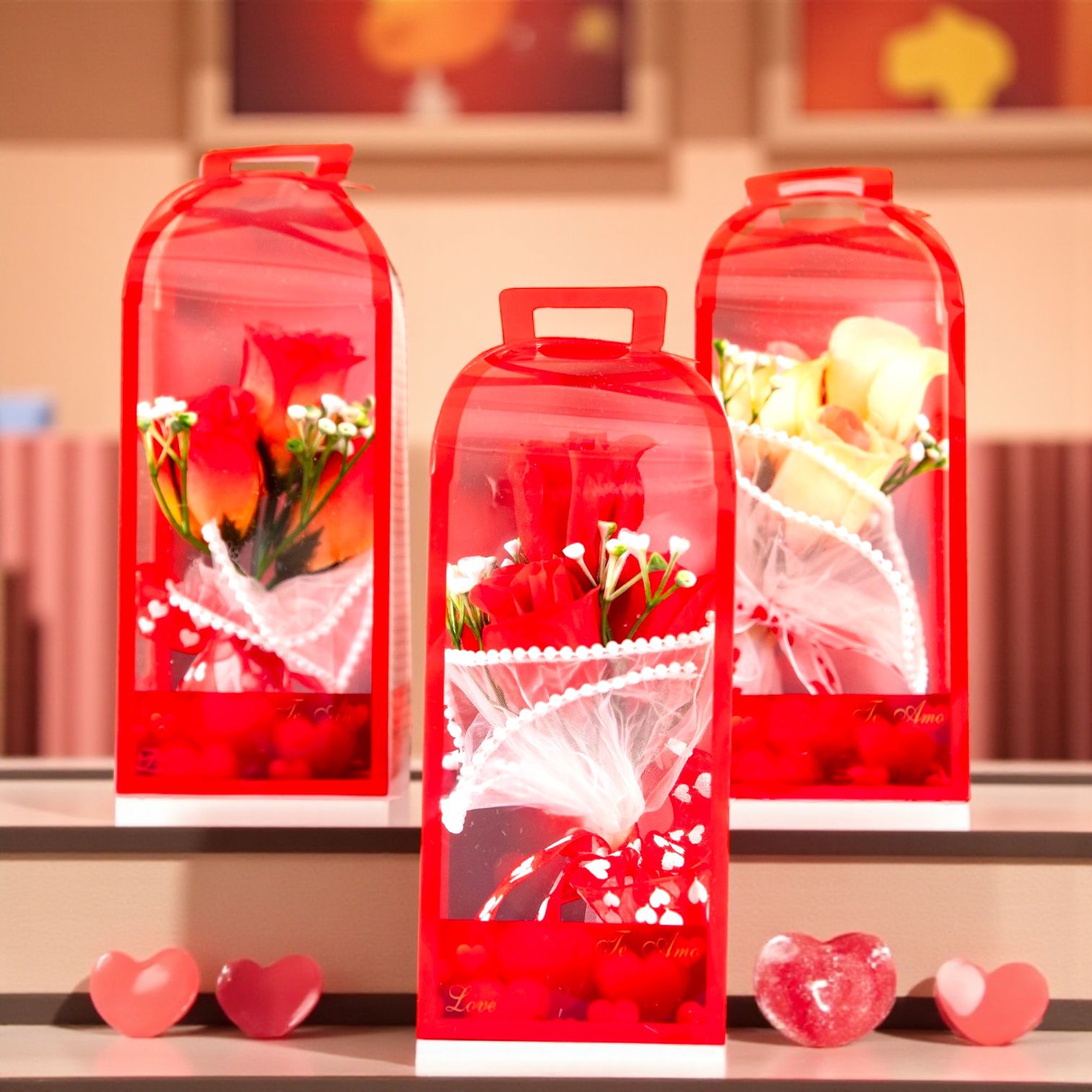 Cutie cadou cu buchețel de trandafiri din flori de săpun – 18x8 cm