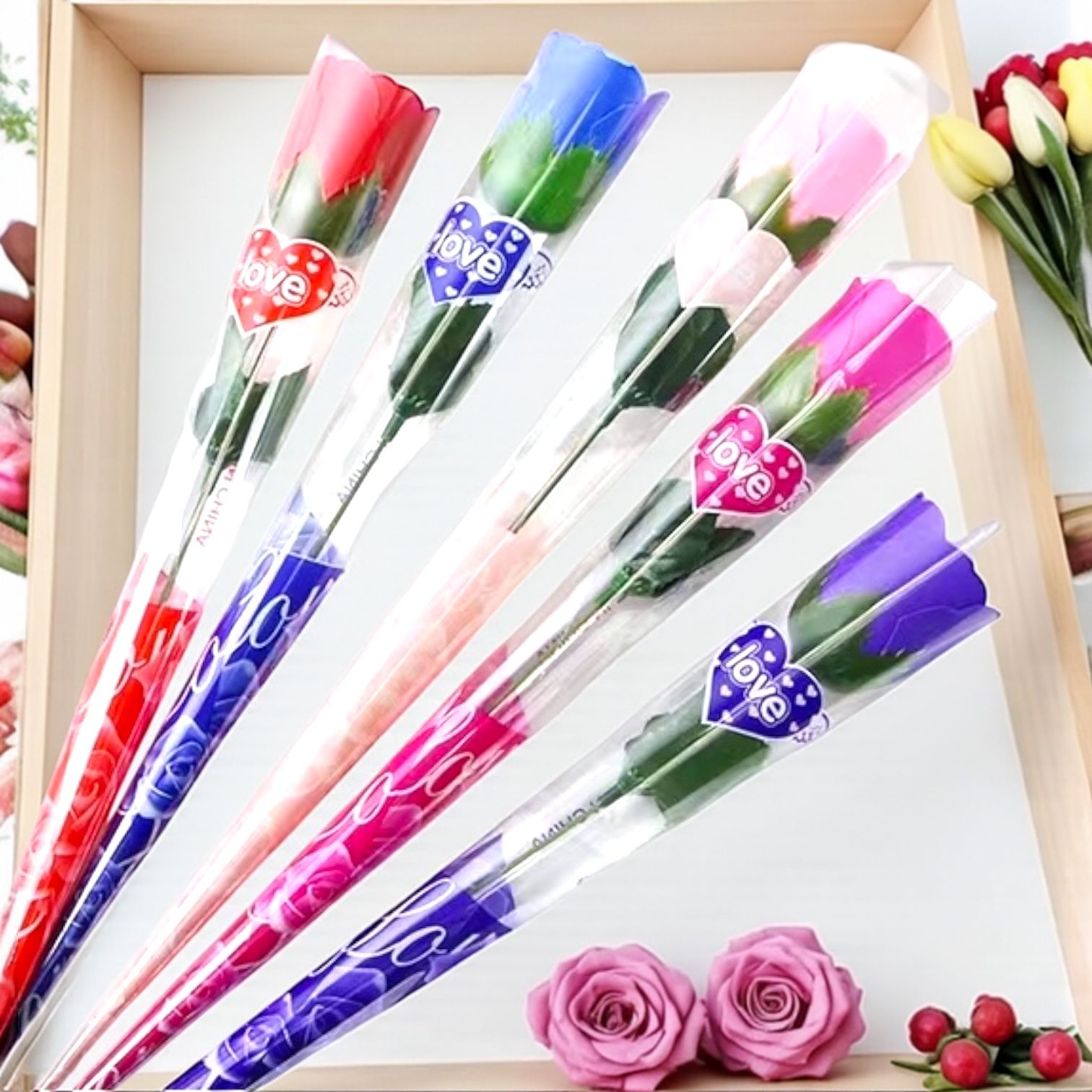 Trandafir din sapun ambalat individual – floare parfumata in folie transparenta – 36x4cm