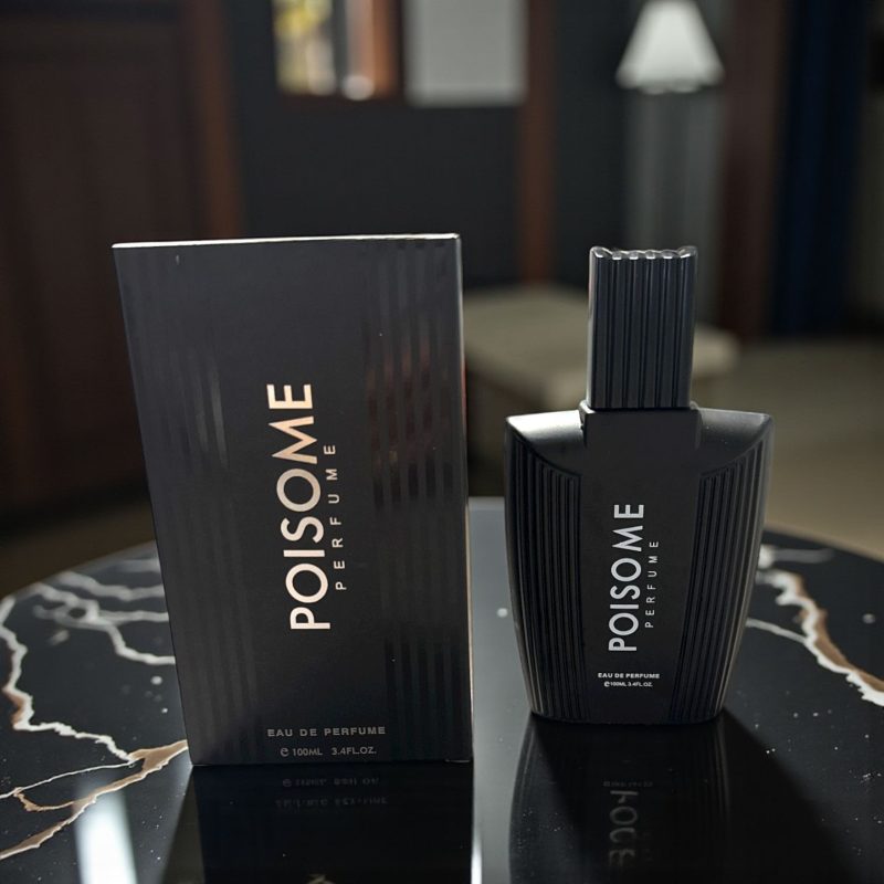 Aroma masculina intensa cu stil oriental si accente lemnoase 100 ml