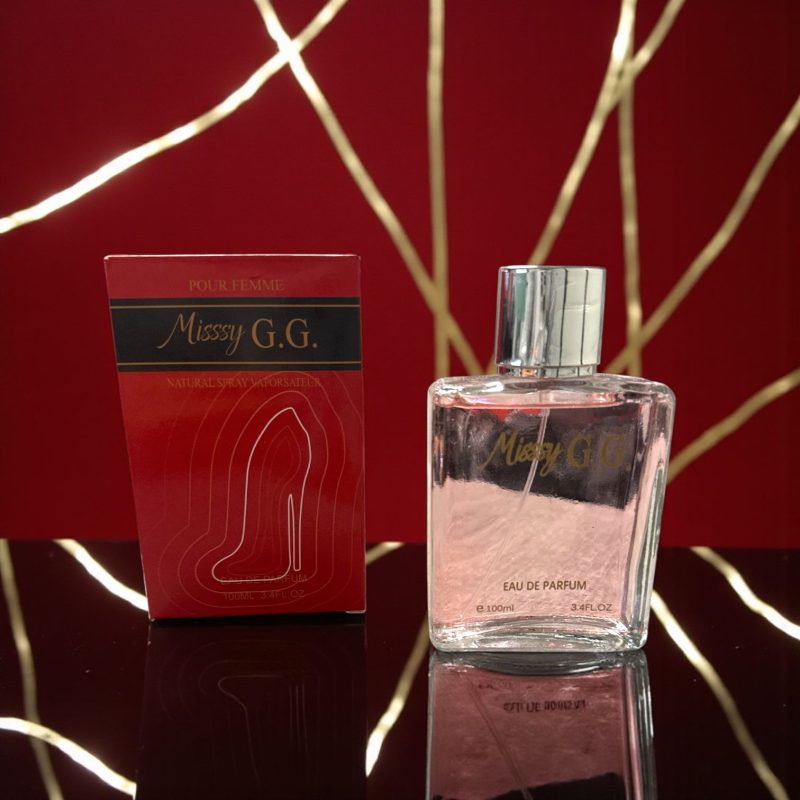 Parfum feminin dulce floral cu accente elegante 100 ml