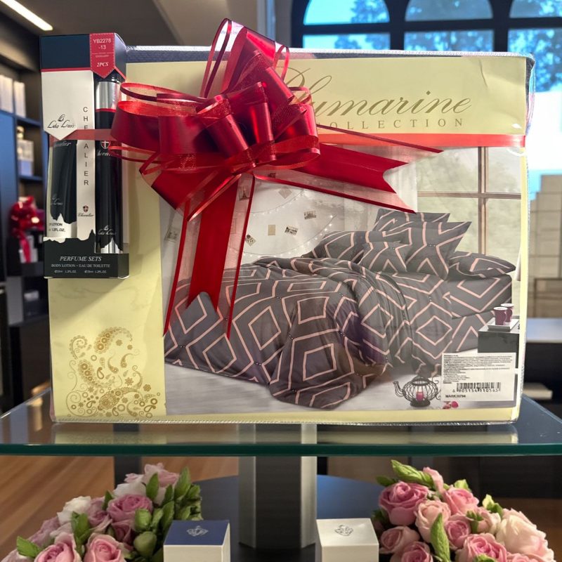 Set cadou H794 femei rafinate cu lenjerie și parfum cu cremă de mâini